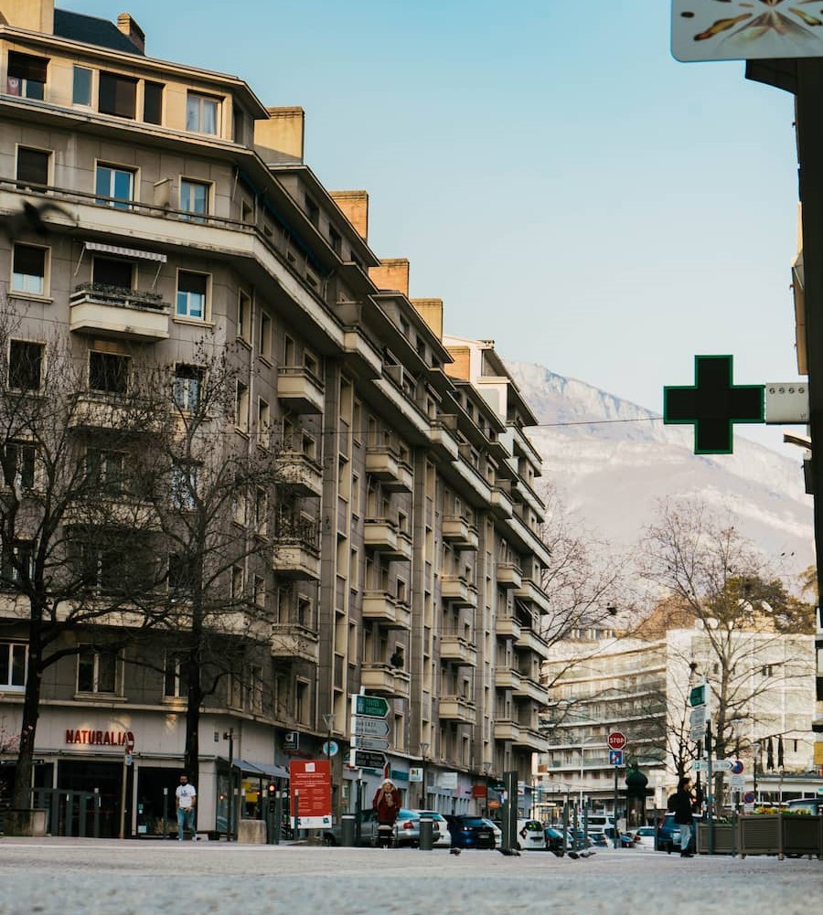 chambery commercial street